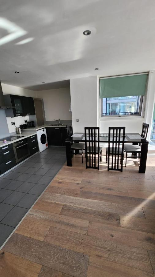 Luxury 2 Bed Apartment Excel Лондон Экстерьер фото